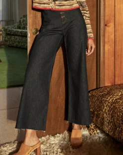Veronica Beard Grant Wide-Leg Jean 7 Veronica Beard Grant Wide-Leg Jean